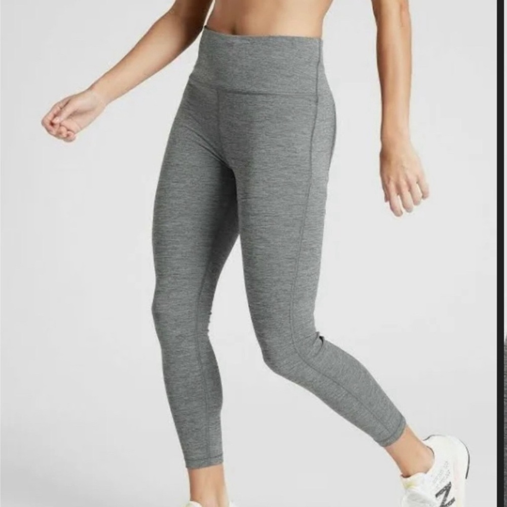 Athleta Ultimate Stash Pocket 7/8 Tight leggings